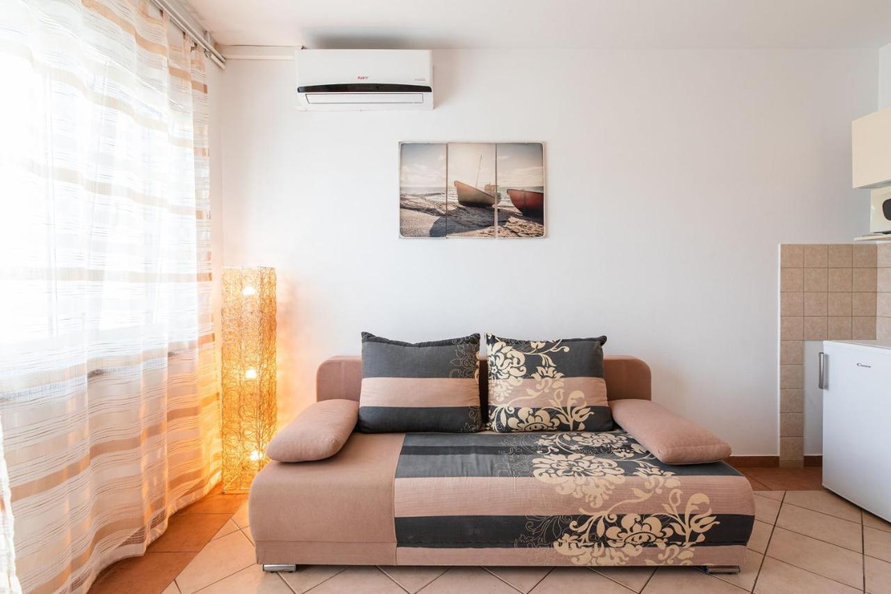 Apartments Jasna Crikvenica Bagian luar foto