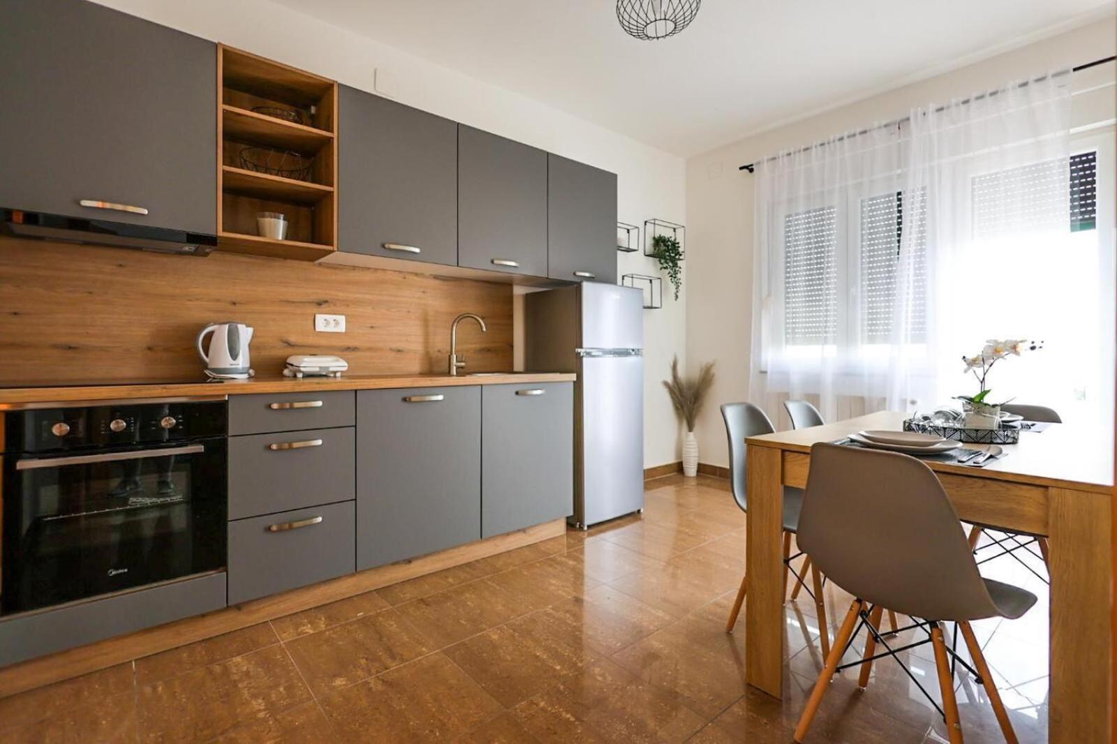 Apartments Jasna Crikvenica Bagian luar foto